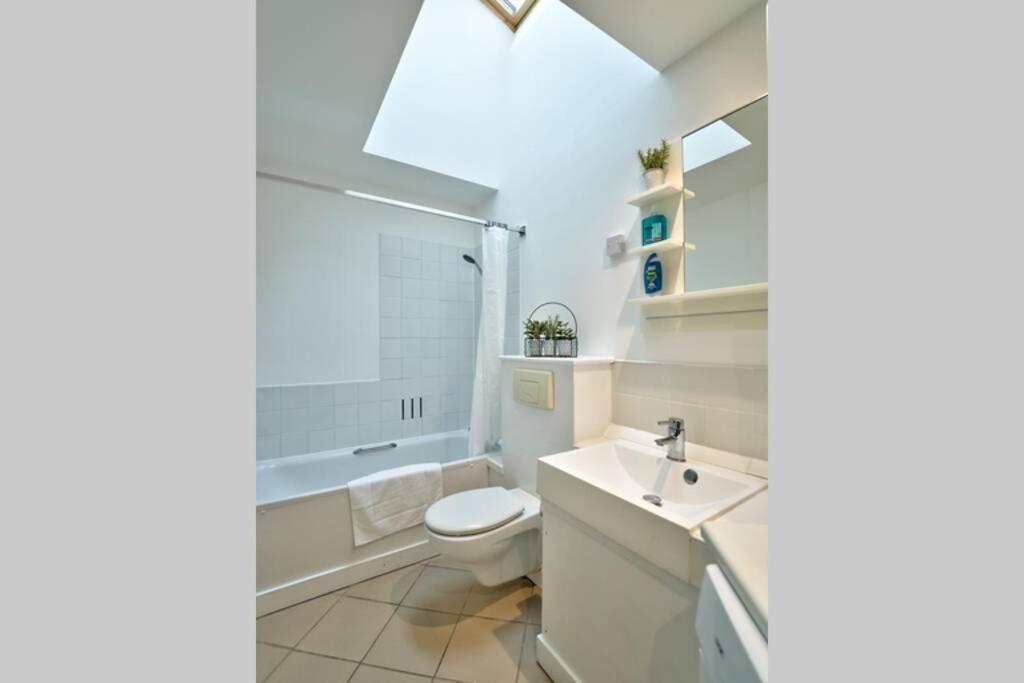 Ironbridge Townhouse With Roof Terrace And Parking Villa Exterior photo